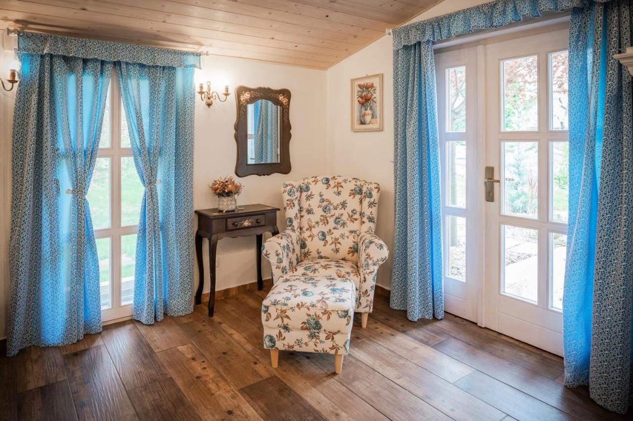 Penzion Primase Dolni Vestonice Luaran gambar