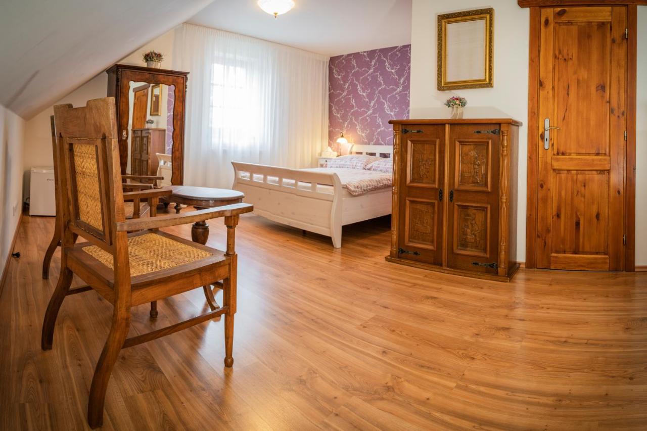 Penzion Primase Dolni Vestonice Luaran gambar