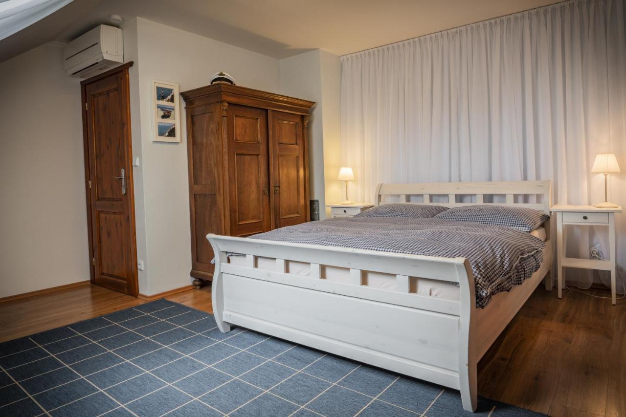 Penzion Primase Dolni Vestonice Luaran gambar
