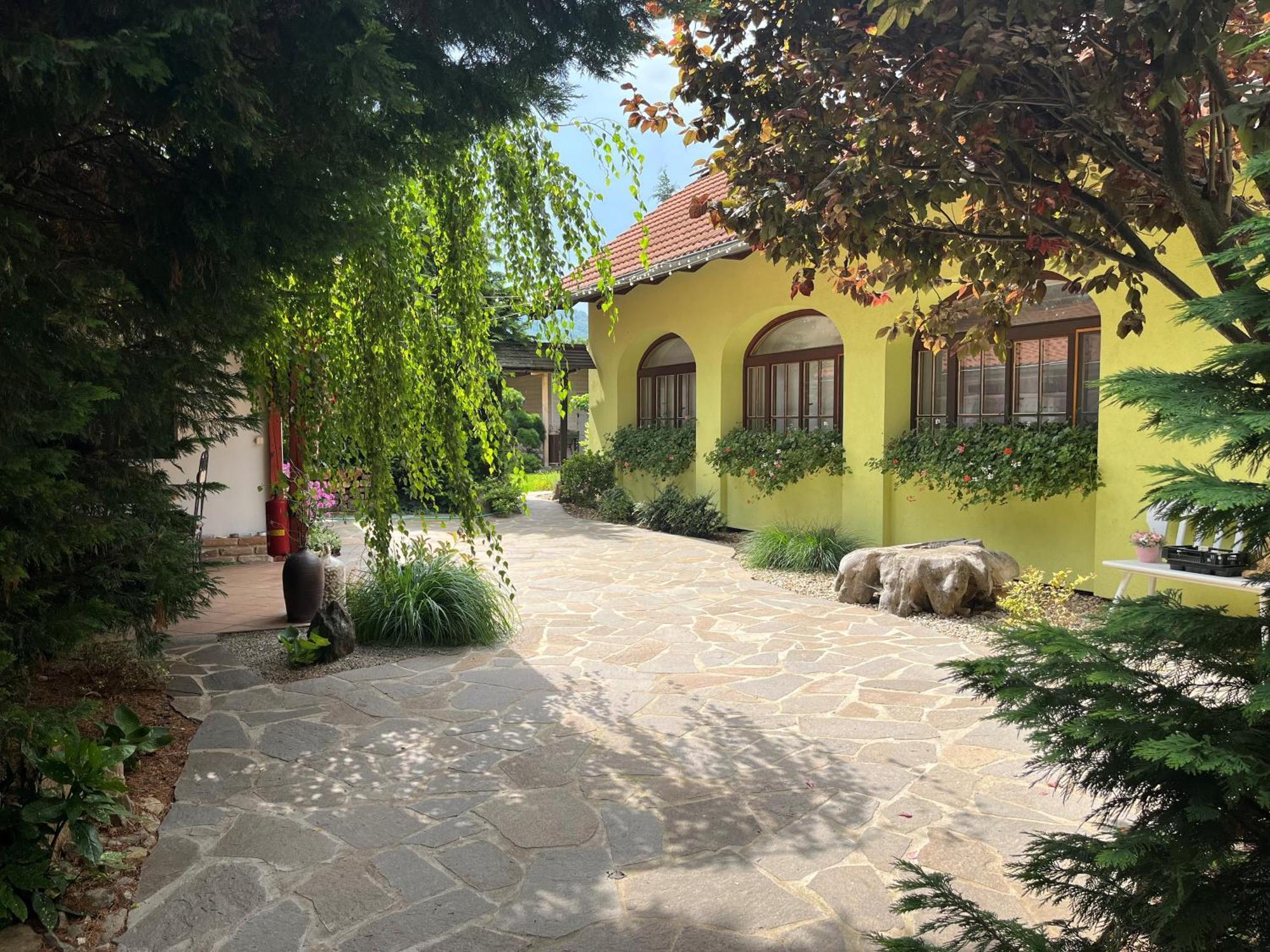 Penzion Primase Dolni Vestonice Luaran gambar