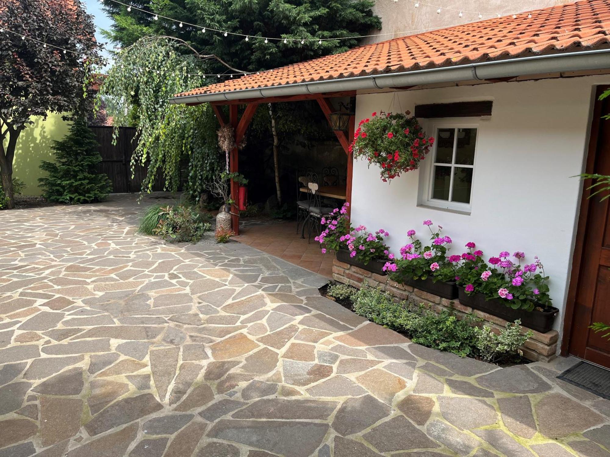Penzion Primase Dolni Vestonice Luaran gambar