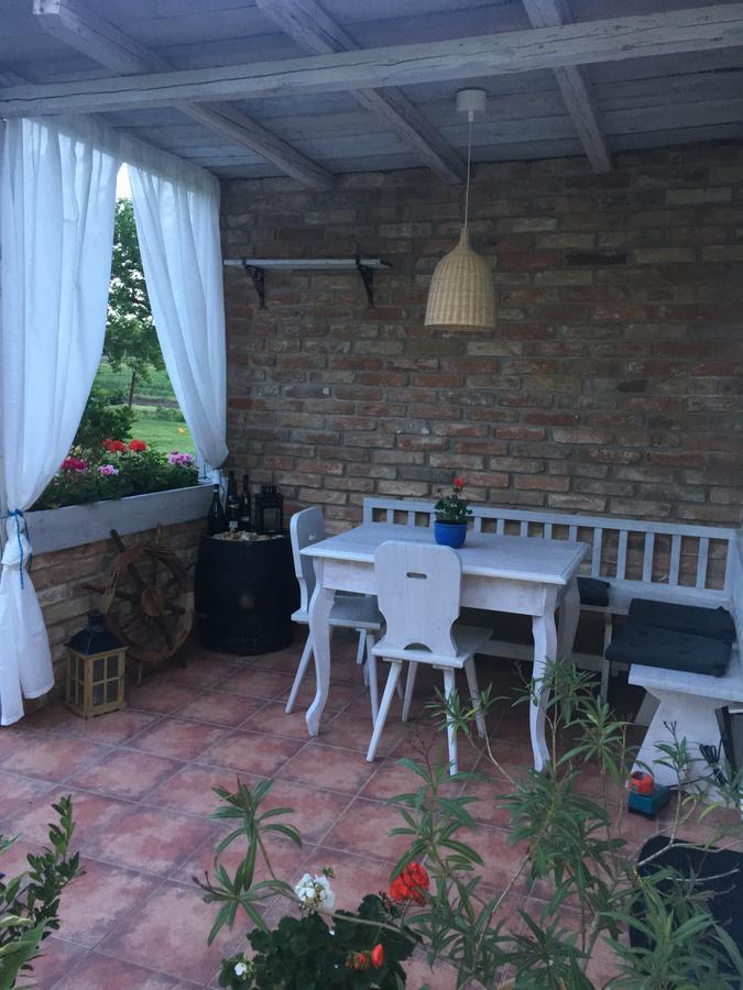 Penzion Primase Dolni Vestonice Luaran gambar